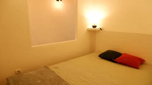 Appartamento intero in Travessa do Terreiro a Santa Catarina, immagine 22 di 35