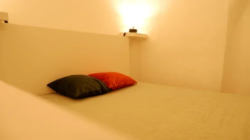 Appartamento intero in Travessa do Terreiro a Santa Catarina, immagine 25 di 35