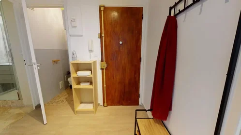 Privatzimmer in der Avenue Général Frère, 8th Arrondissement, bild 9 von 10