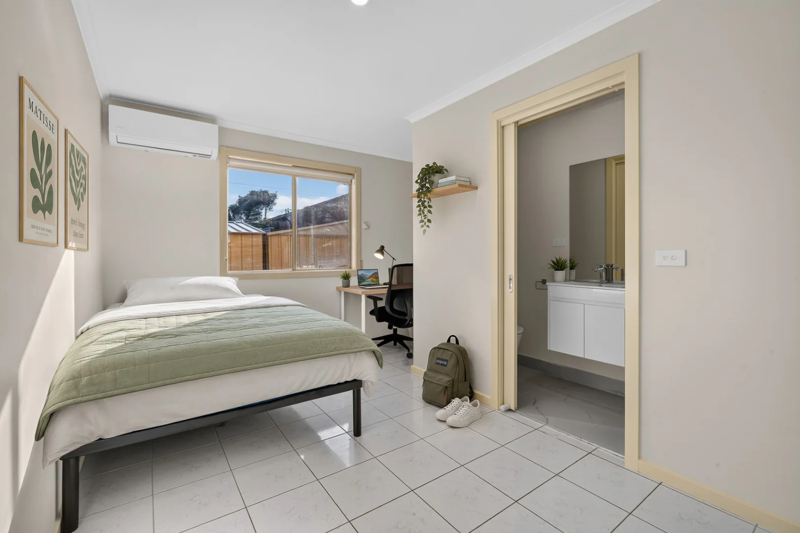 Budget-friendly student room close to campus in 