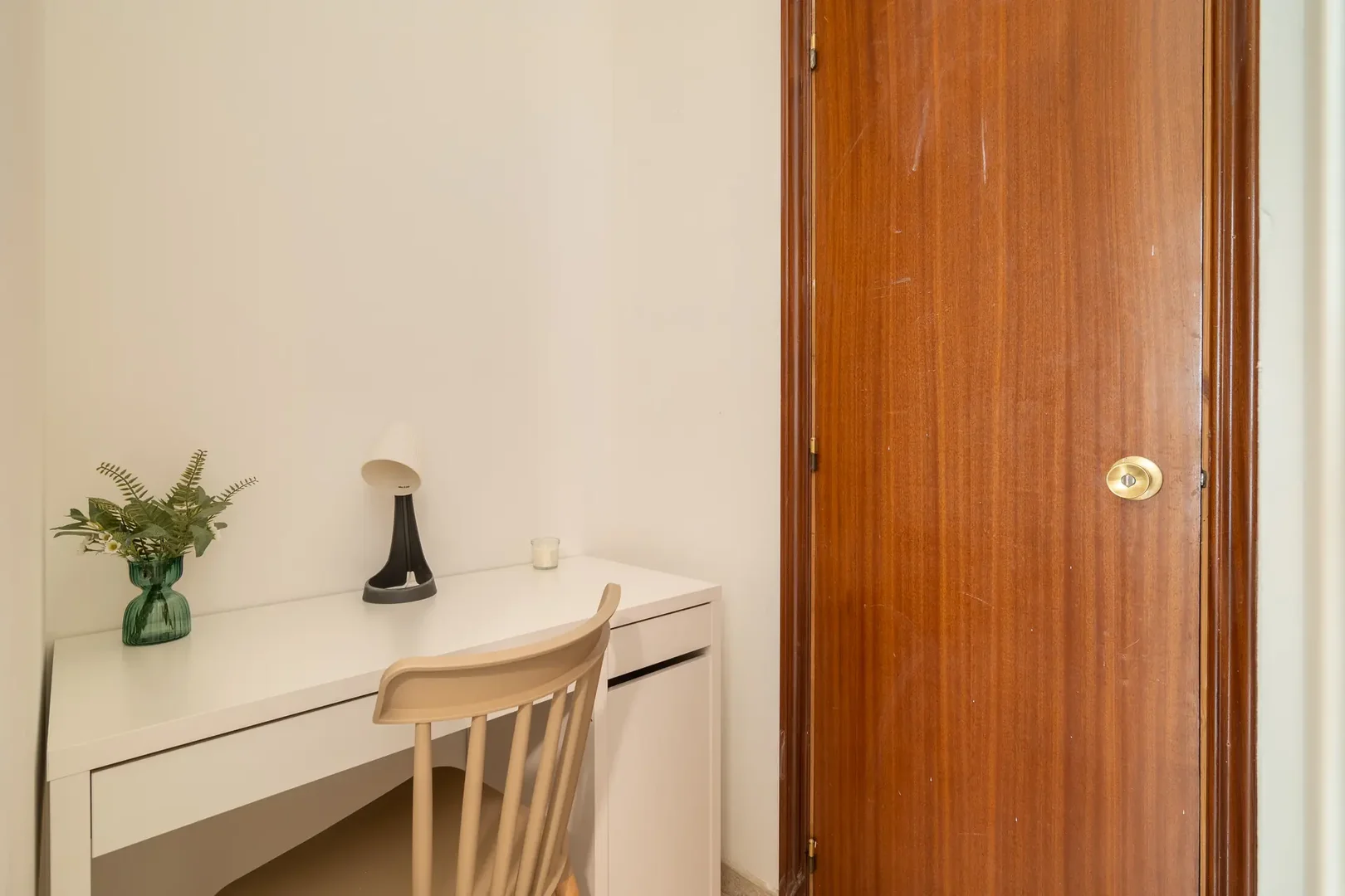 Comfortable and spacious student room in 