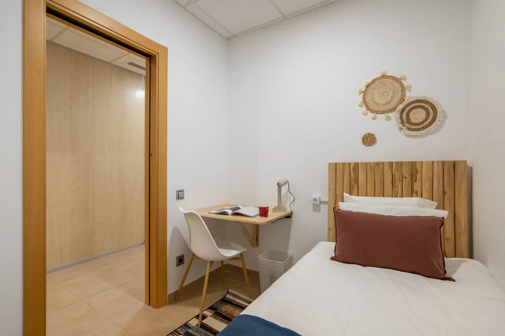 Cozy room for students available in 