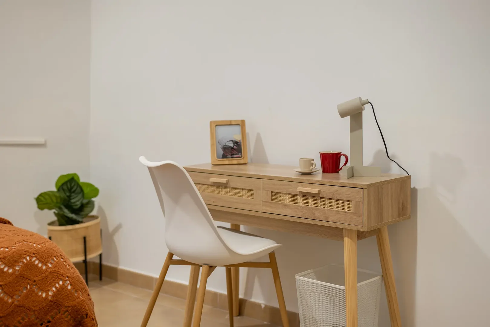 Economical student room with convenient location in 
