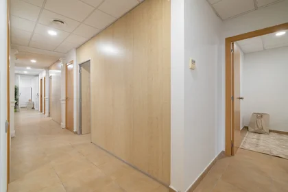 Private room at Carrer de Bailèn 19, image 11 of 16