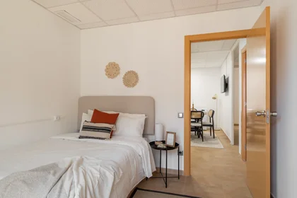 Private room at Carrer de Bailèn 19, image 3 of 16