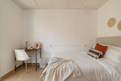 Private room at Carrer de Bailèn 19, image 4 of 16