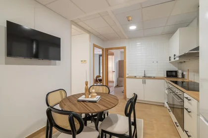 Private room at Carrer de Bailèn 19, image 7 of 16