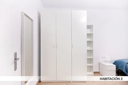 Stanza privata in Calle Álvar Núñez Cabeza de Vaca 45, immagine 3 di 20