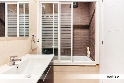 Private room at Calle Virgen de Robledo 7, image 15 of 21