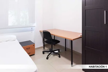 Privatzimmer in der Calle Santo Ángel 12, bild 1 von 18