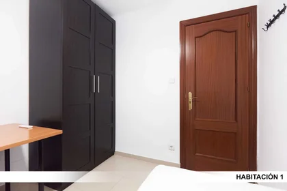 Privatzimmer in der Calle Santo Ángel 12, bild 4 von 18