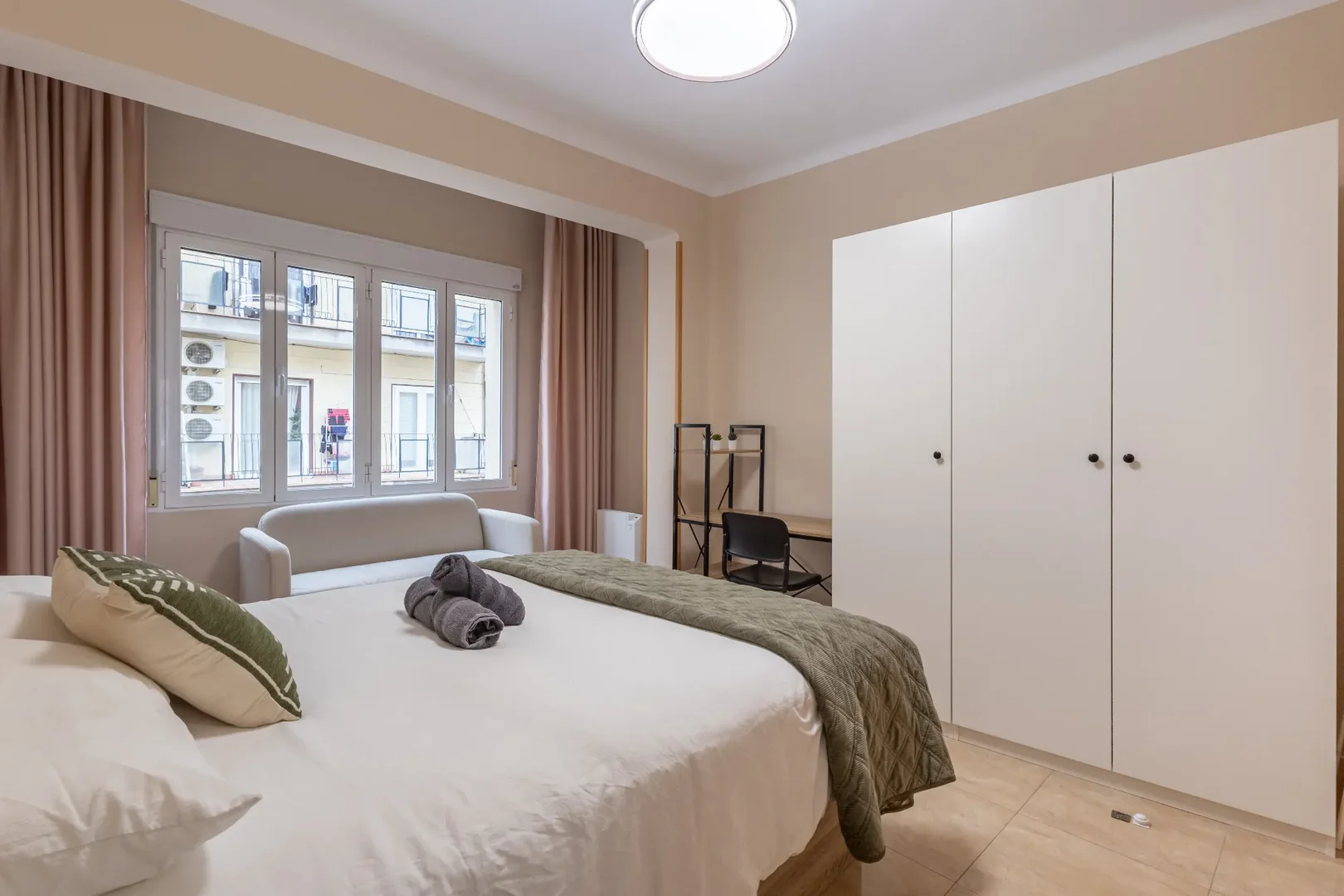 Habitación acogedora para estudiantes disponible en 