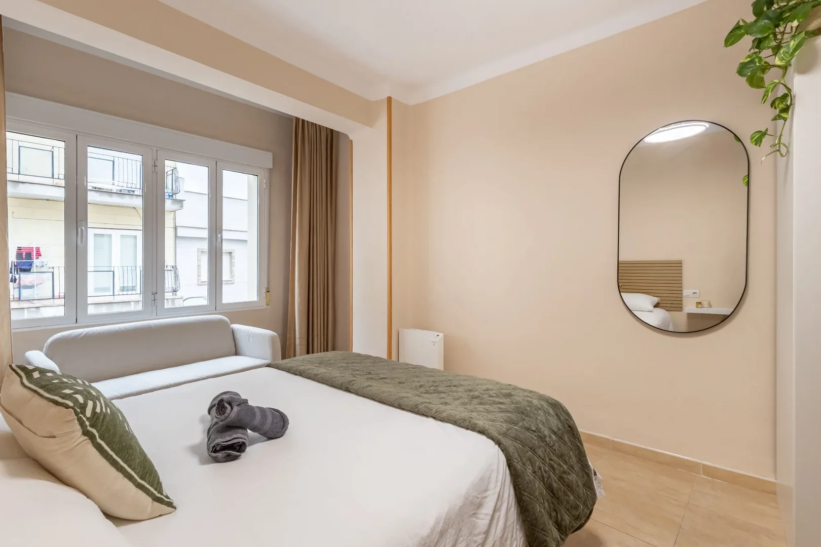 Habitación para estudiantes en  con área de estudio y facilidades compartidas
