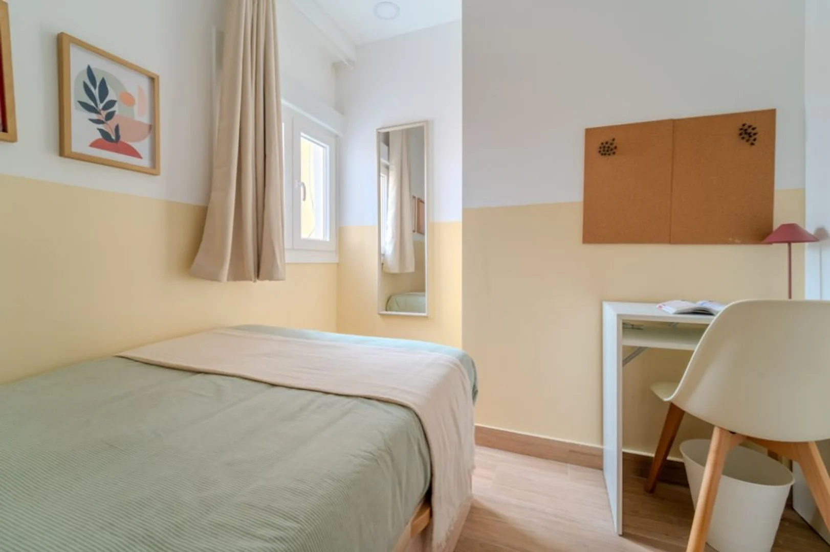 Habitación estudiantil económica con ubicación conveniente en 