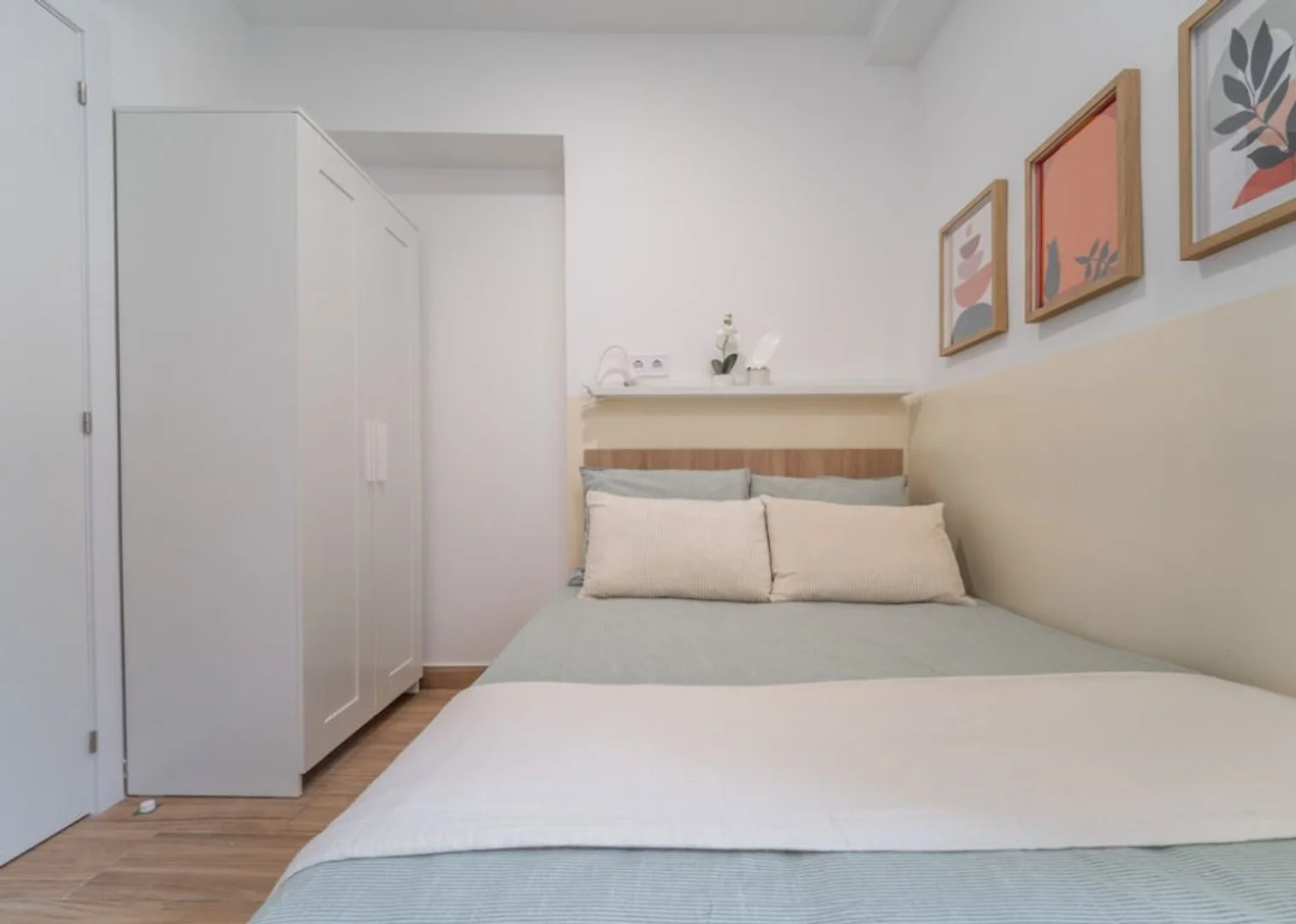 Habitación estudiantil amplia y cómoda en 