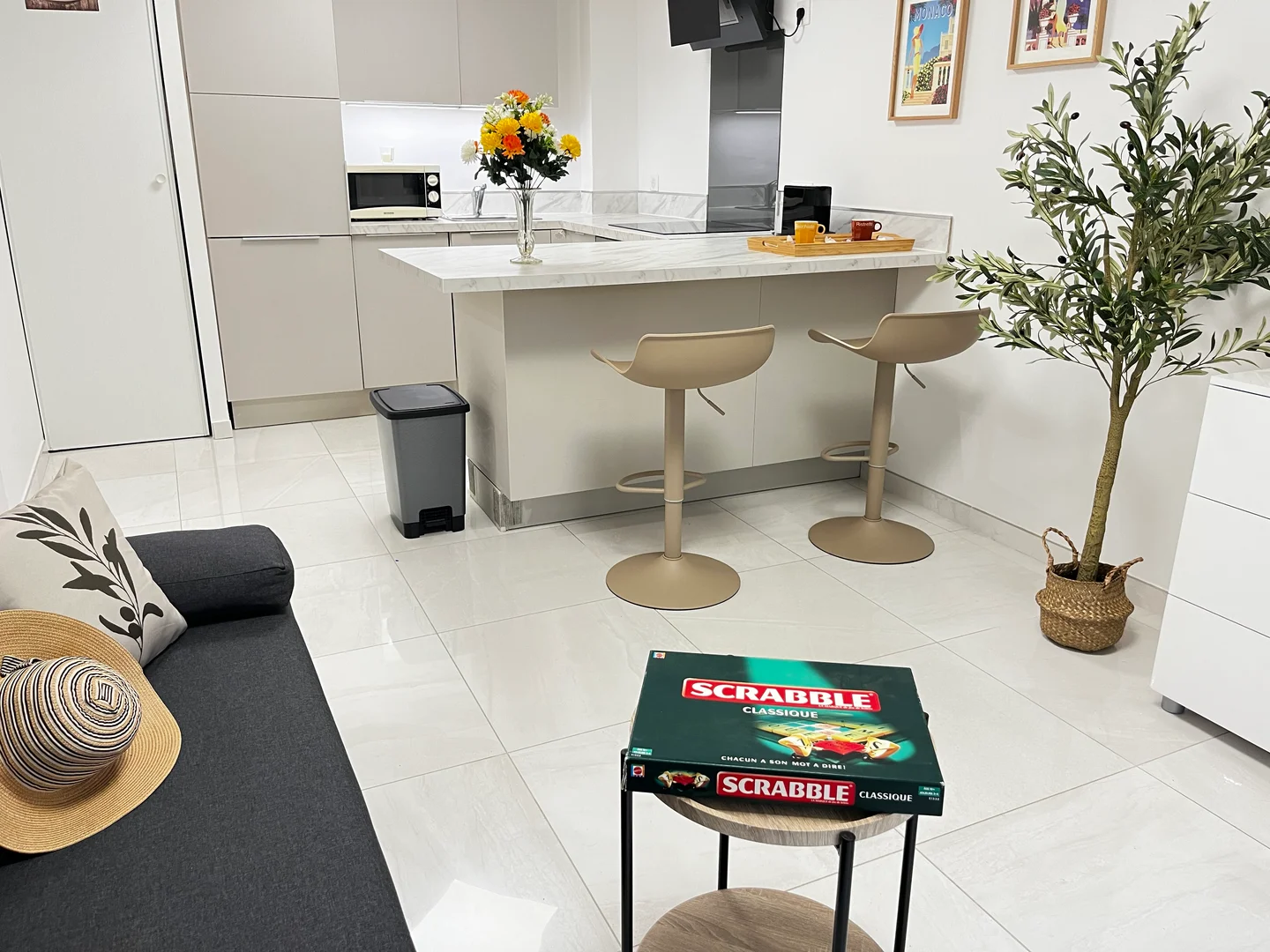 Compact studio apartment ideal for students in 