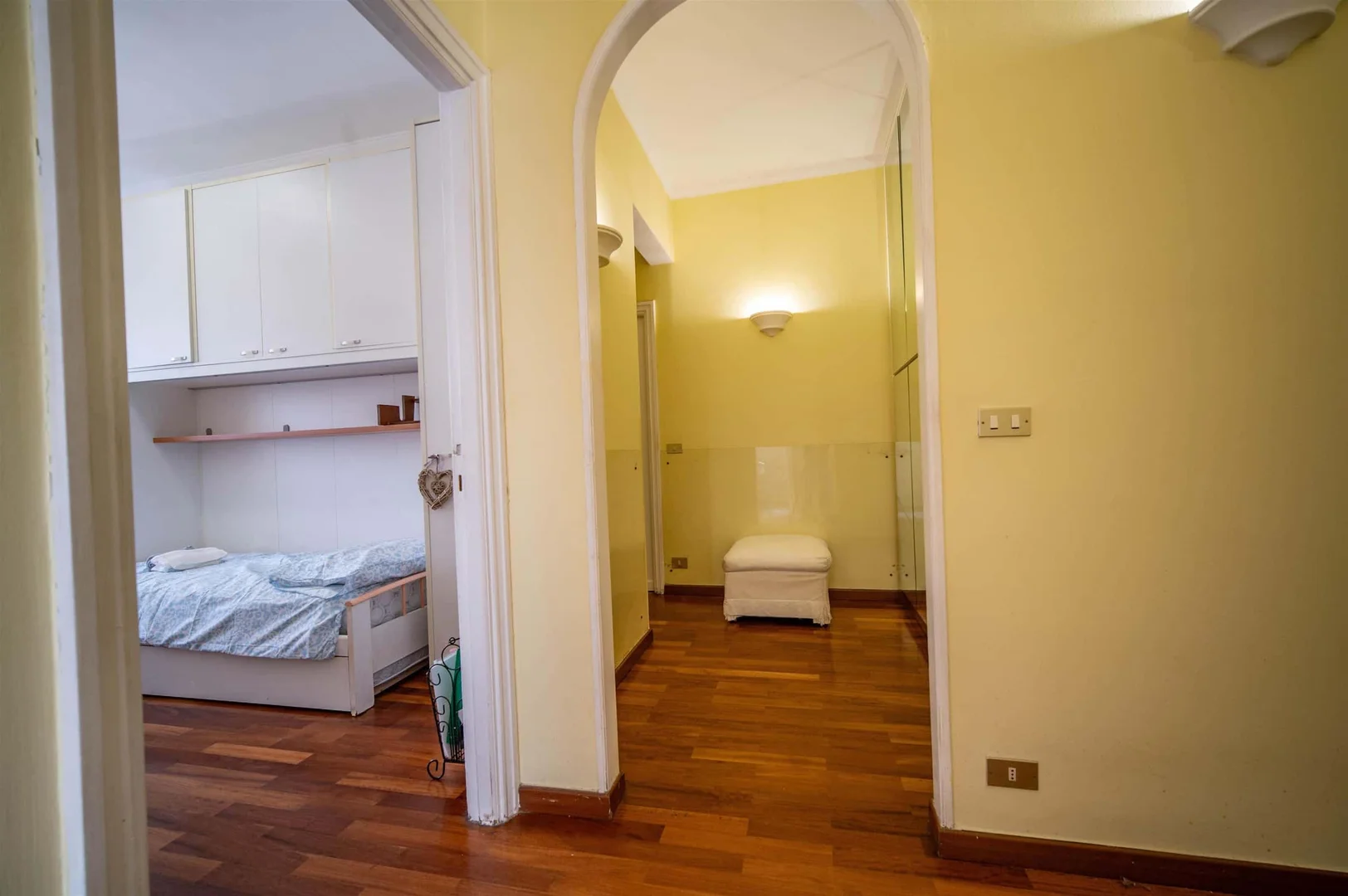 Affordable room for students with ample lighting in 