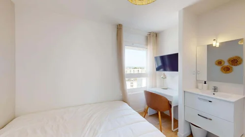 Private room at 96 Bd Mansart, 21000 Dijon, France, image 1 of 10