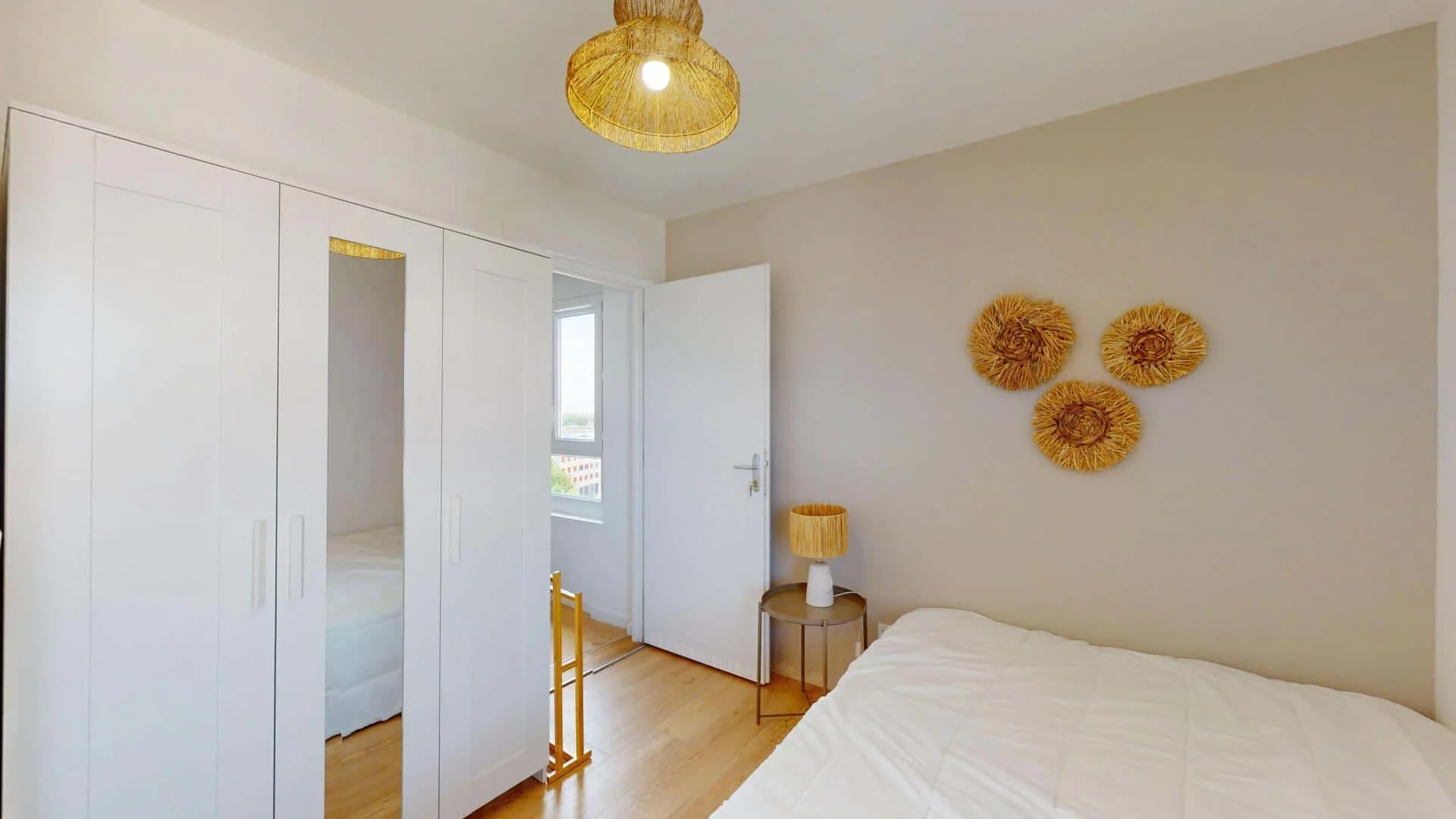 Cozy room for students available in