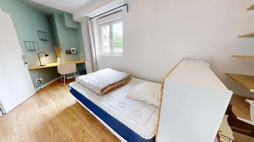 Özel oda konumu 60B Av. Leclerc, 69007 Lyon, France, 1 10 görüntüsü
