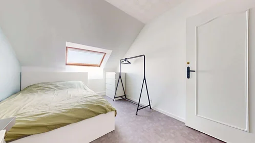 Quarto privado em 5 Mail René Clair, 91080 Évry-Courcouronnes, France, imagem 4 de 17