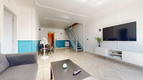 Quarto privado em 5 Mail René Clair, 91080 Évry-Courcouronnes, France, imagem 9 de 17