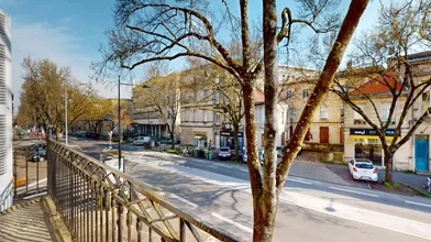 Private room at 133 Cr d'Albret, 33000 Bordeaux, France, image 18 of 20