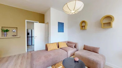 Private room at 133 Cr d'Albret, 33000 Bordeaux, France, image 10 of 20