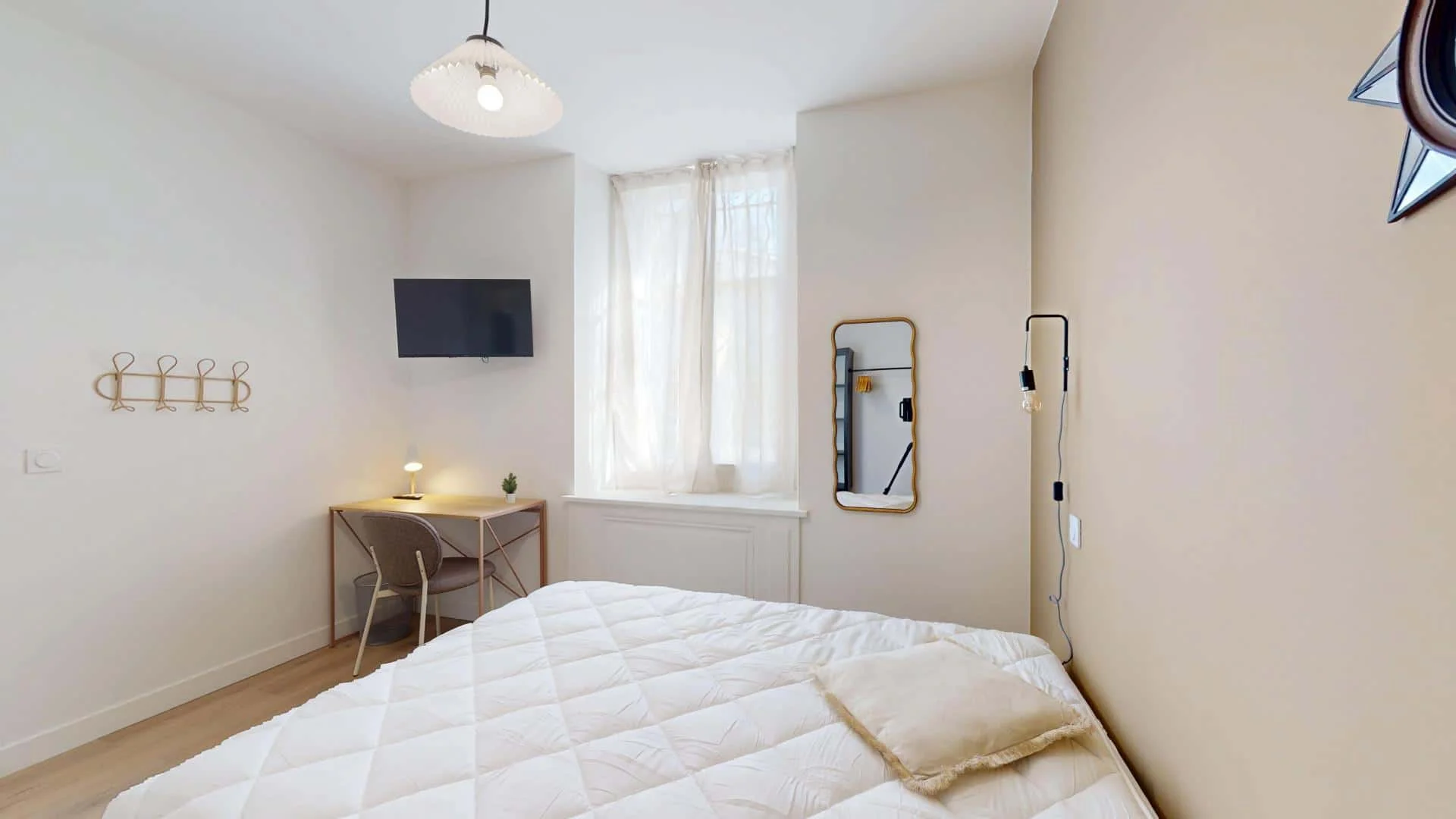 Cozy room for students available in 