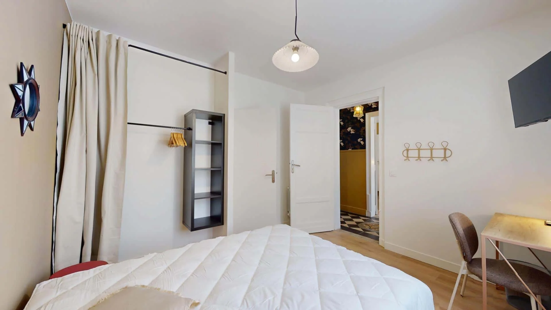 Cozy room for students available in 