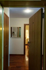 Stanza privata in R. Académico Futebol Club 73, 4200-602 Porto, Portugal, immagine 15 di 42