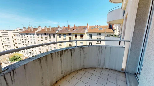 Chambre privée à 107 Cr Émile-Zola, 69100 Villeurbanne, France, image 6 de 17