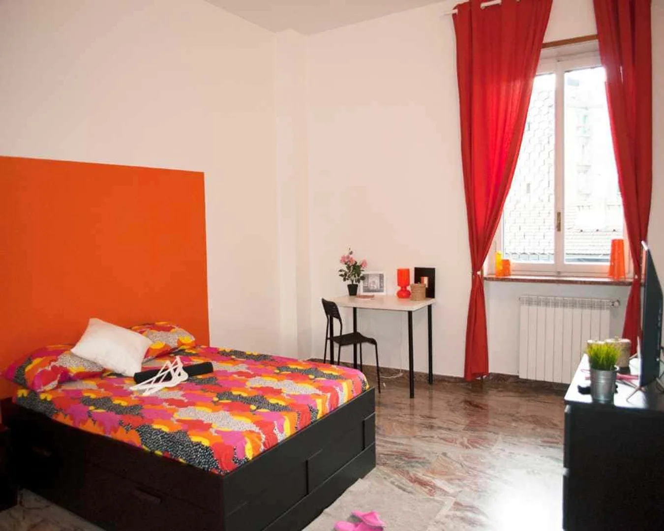 'de öğrenci dairesinde, tamamen mobilyalı kiralık oda