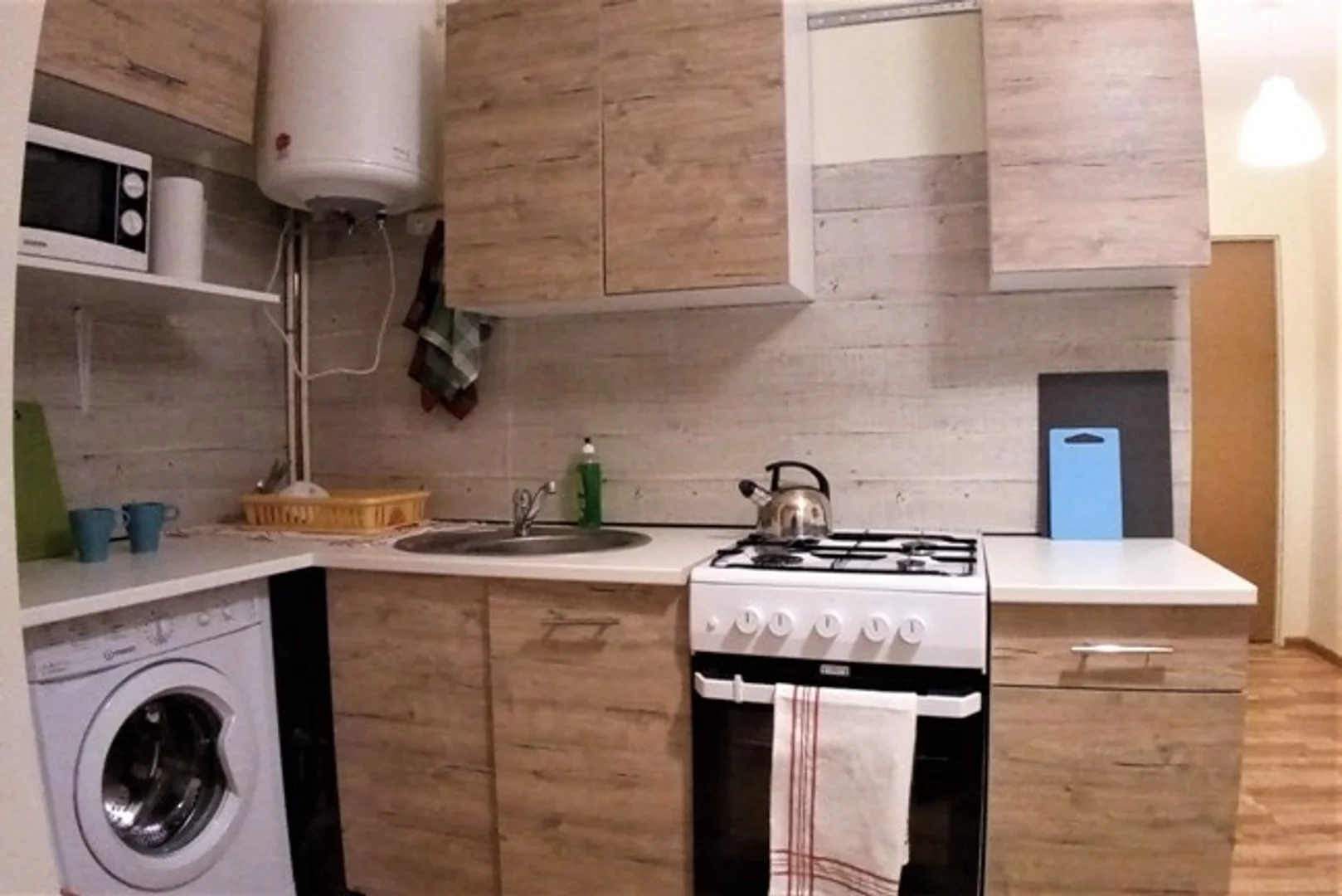 Quarto de estudante económico com localização conveniente em 