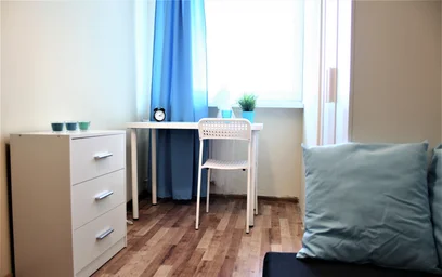 Alquiler de habitación en piso compartido en {area}