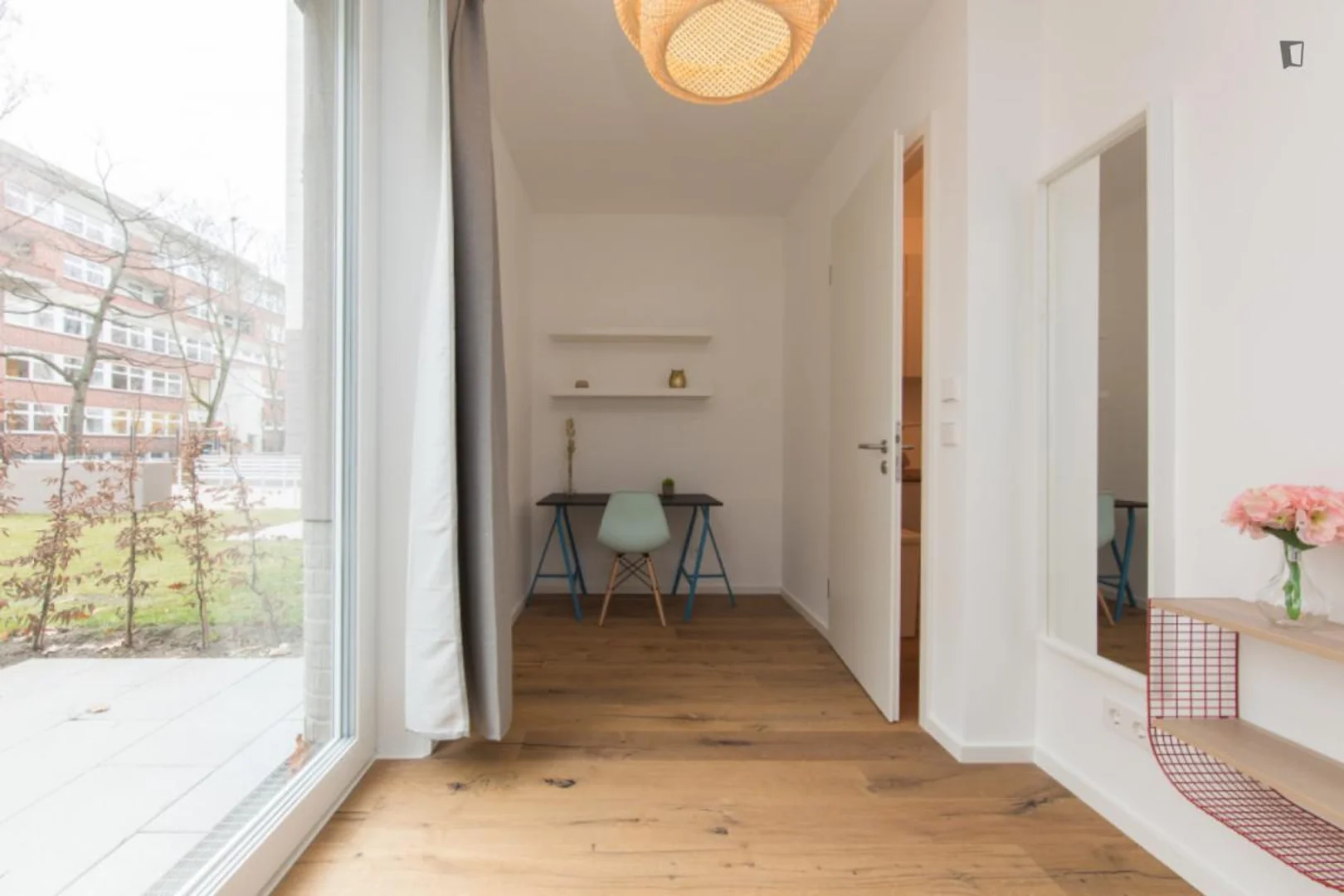 'de öğrenci dairesinde, tamamen mobilyalı kiralık oda