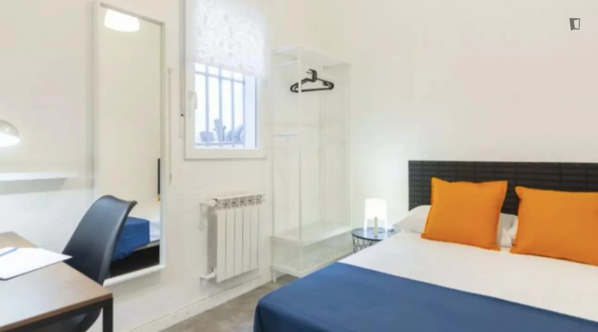 Bright and airy student room with easy university access in