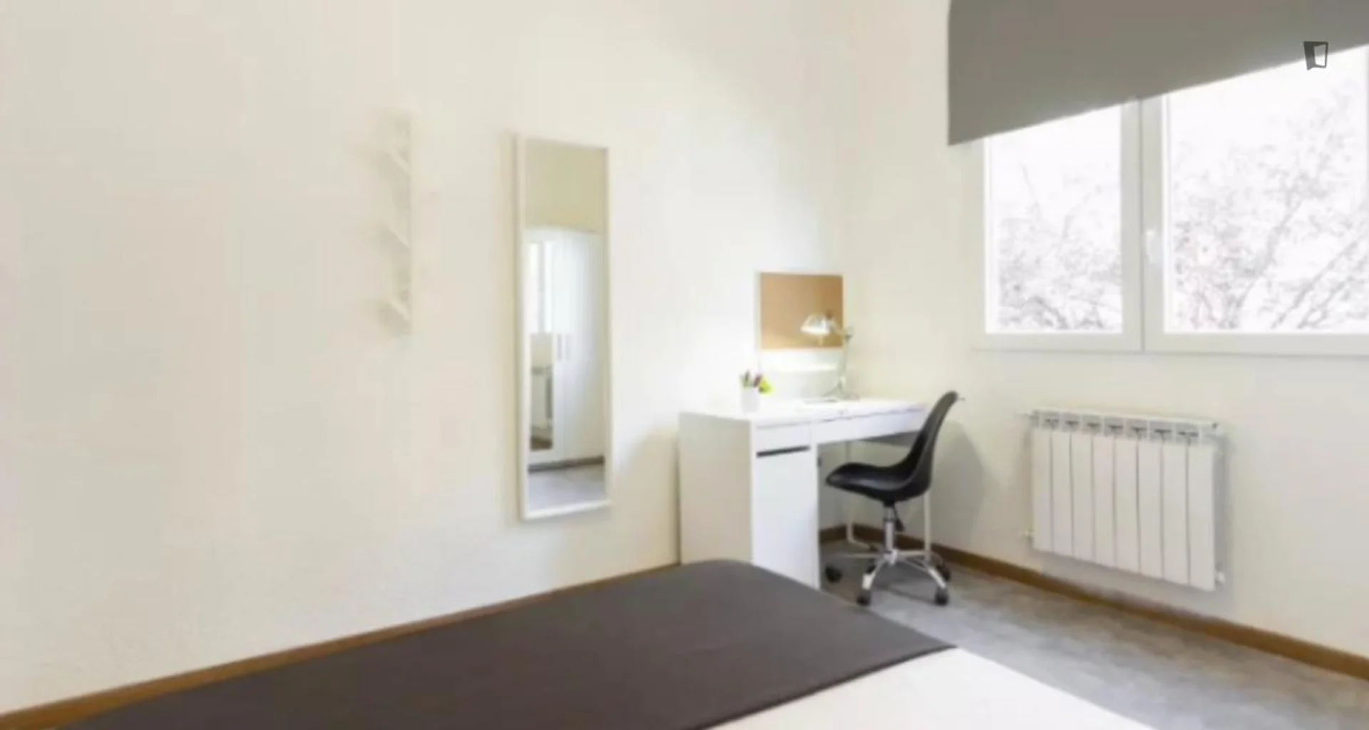 Habitación estudiantil económica con ubicación conveniente en 
