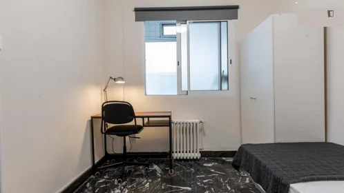 Private room at Carrer del Periodista Azzati, image 1 of 10