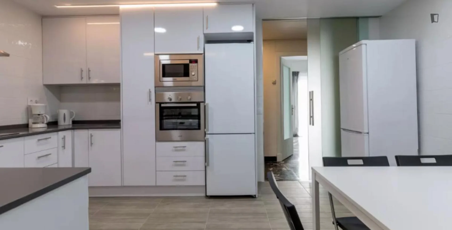 Student-friendly room in  with modern amenities