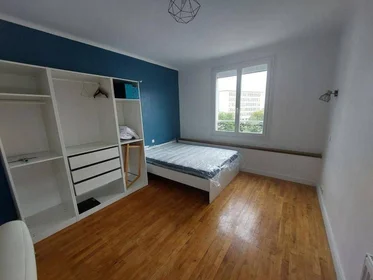 Alquiler de habitaciones por meses en {area}