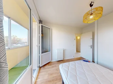 Private room at Pau, 64000, image 10 of 14