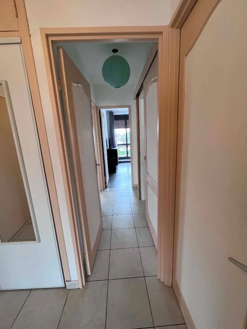 Habitación estudiantil amplia y cómoda en 