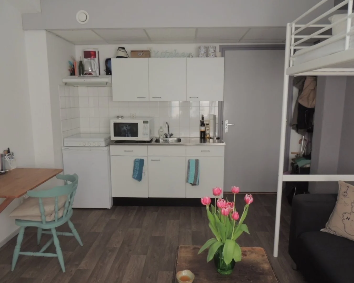 Quarto de estudante económico com localização conveniente em 