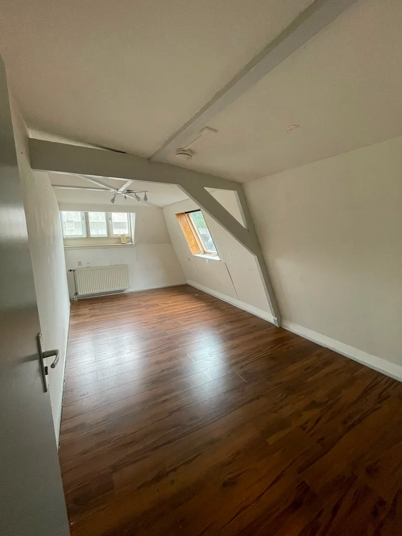 Student-friendly room in  with modern amenities
