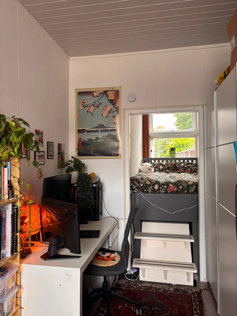 Funktionelles Studentenzimmer perfekt zum Studieren in 