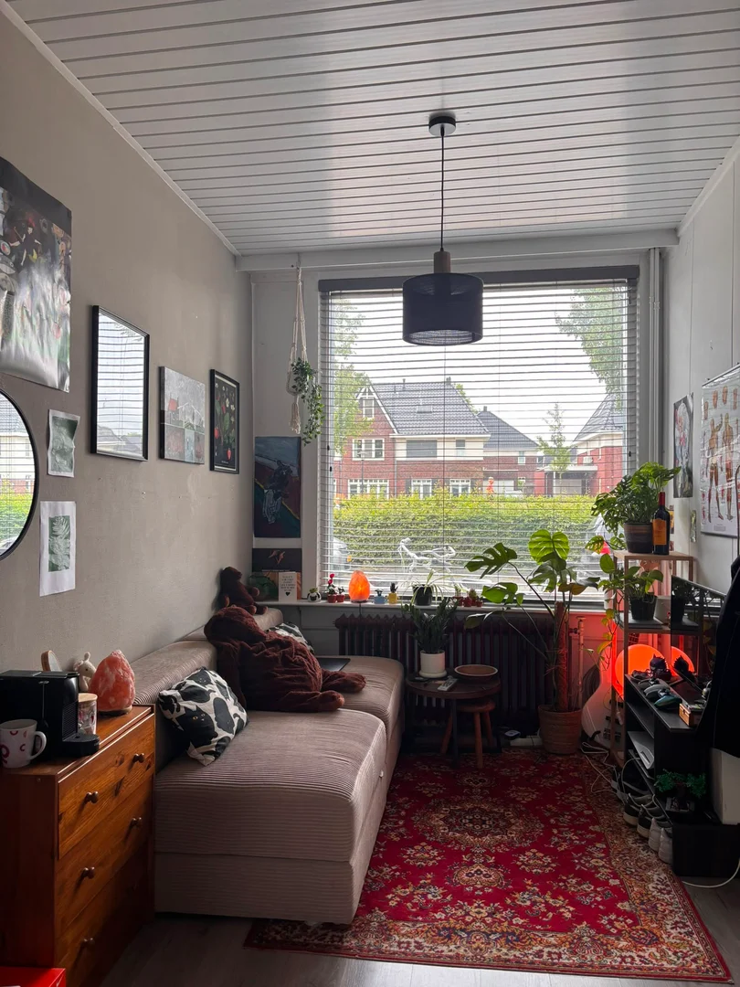 Funktionelles Studentenzimmer perfekt zum Studieren in 