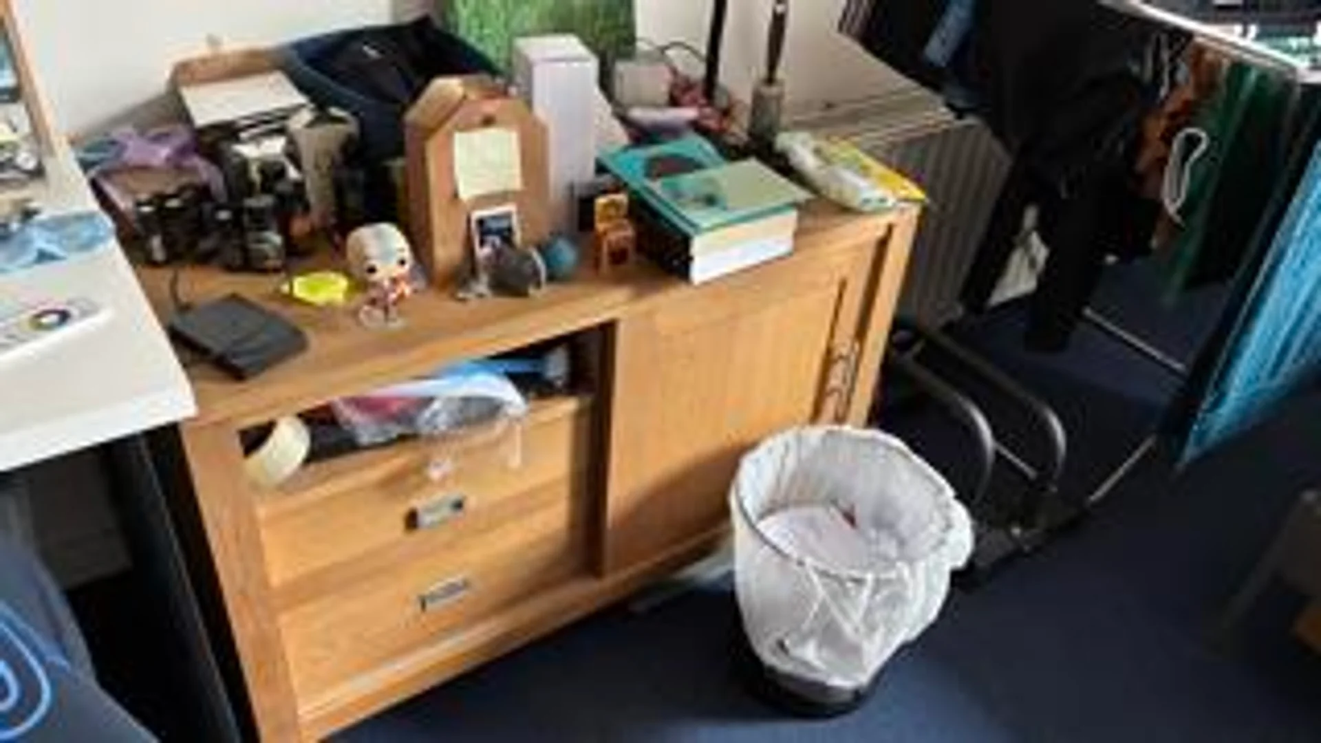 Quarto de estudante em  com área de estudo e instalações partilhadas