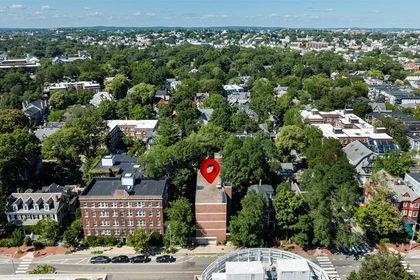 Logement entier en résidence à 1691, Cambridge St., Unit 33, Harvard Square, Cambridge, MA, 02138, image 24 de 25