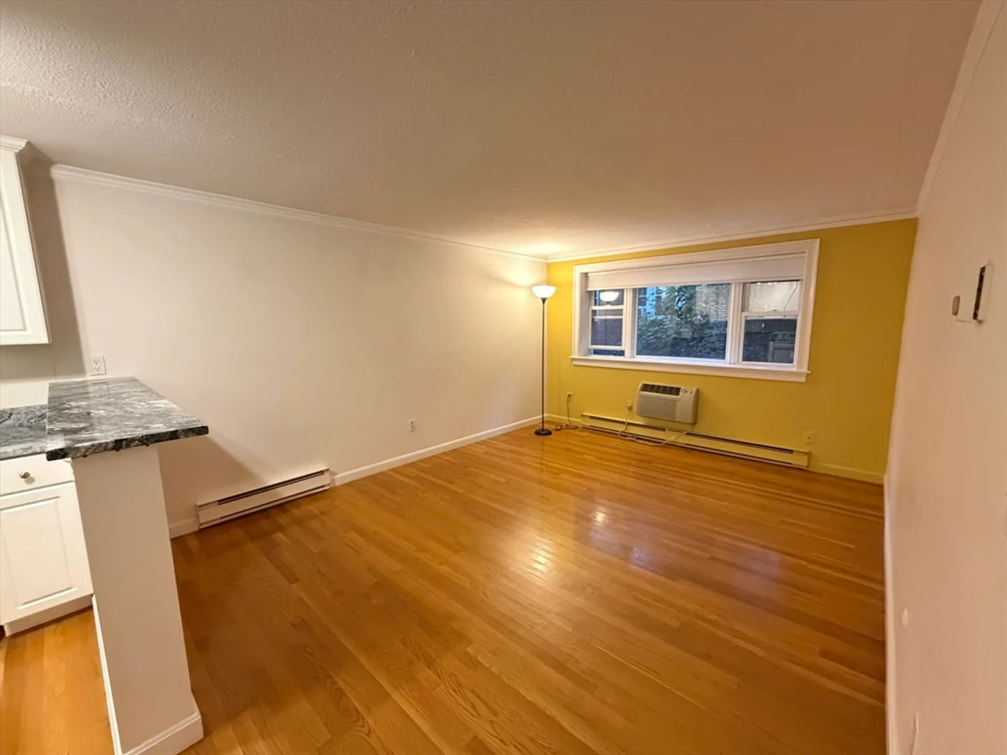 1691, Cambridge St., Unit 33, Harvard Square, Cambridge, MA, 02138